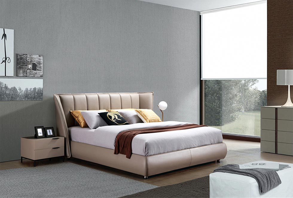 Modern Italian Leather Bed With Wooden Frame